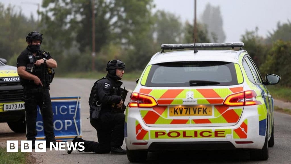 'Quantity of petrol' but no explosives found in three vehicles near RAF Fairford - BBC image